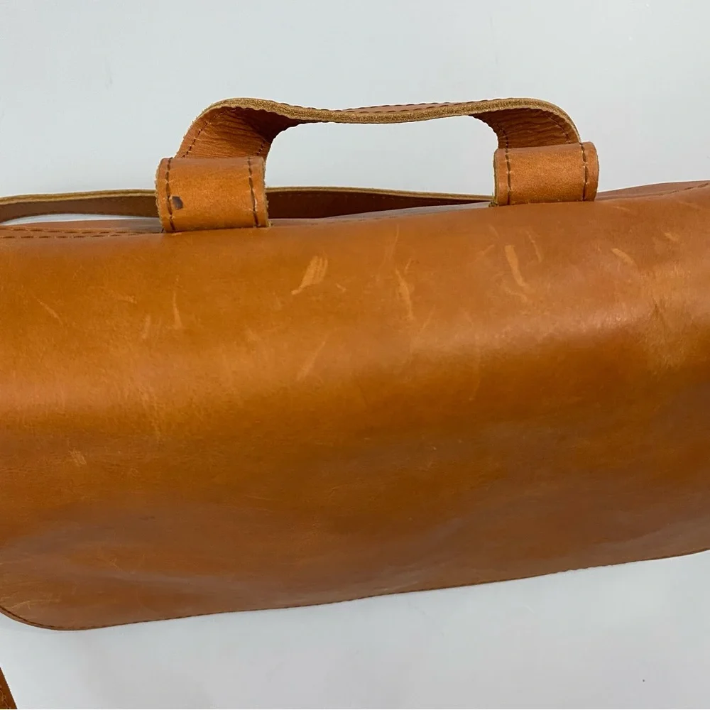 Raven + Lily Tan Leather Messenger Bag Cognac Crossbody Classic Weathered Boho